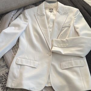 Anne Klein Cream Blazer with Notched Lapel